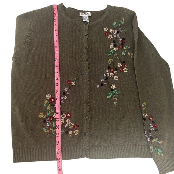 Tiara International Floral Embroidered Button Front Sweater Cottagecore Medium - Picture 8 of 11